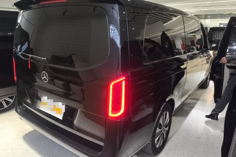 Used Mercedes-Benz Vito 2021 2.0T Elite Version 7 Seats Rear Right 45 Deg
