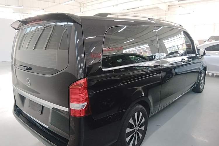 Used Mercedes-Benz Vito 2021 2.0T Elite Version 7 Seats Rear Right 45 Deg
