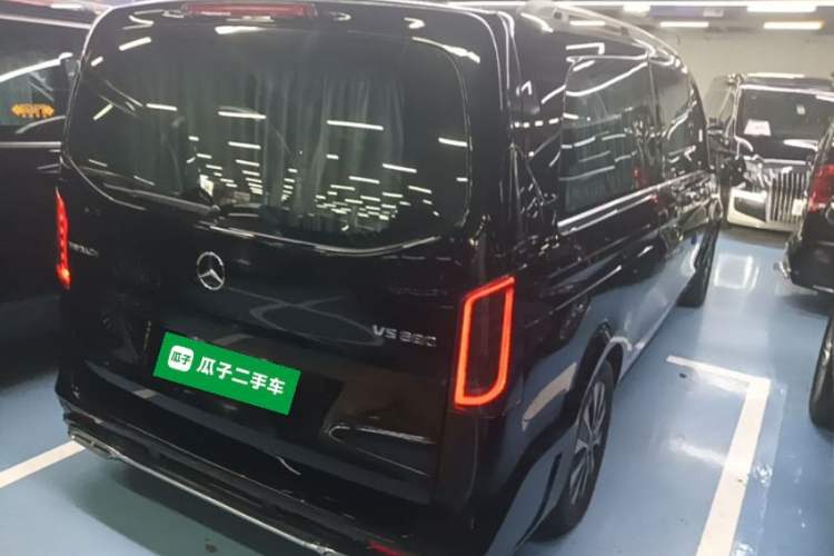 Used Mercedes-Benz Vito 2021 2.0T Elite Version 7 Seats Rear Right 45 Deg