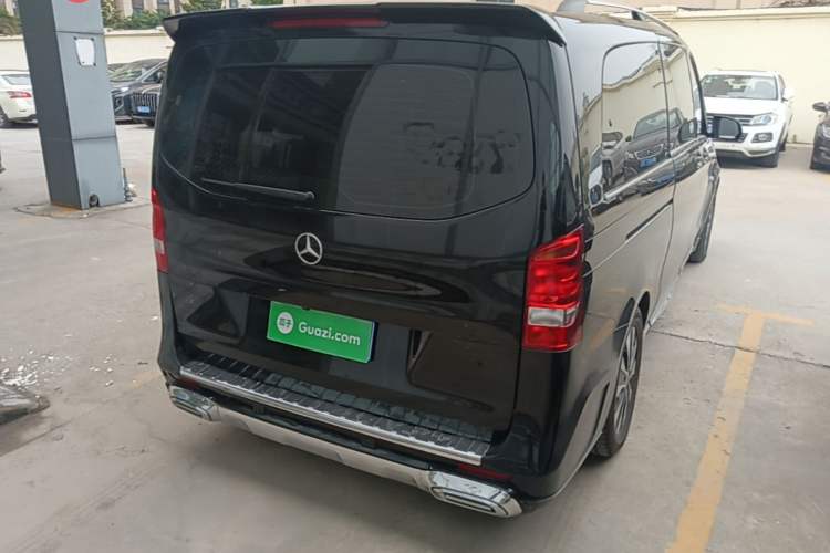Used Mercedes-Benz Vito 2021 2.0T Elite Version 7 Seats Rear Right 45 Deg