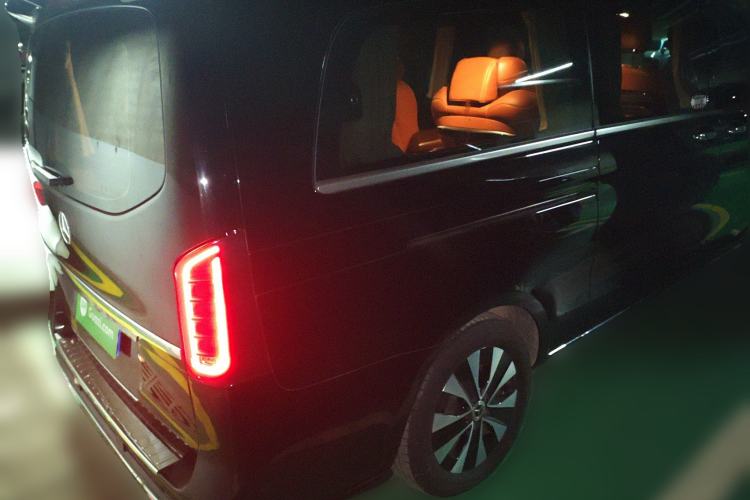 Used Mercedes-Benz Vito 2021 2.0T Elite Version 7 Seats Rear Right 45 Deg