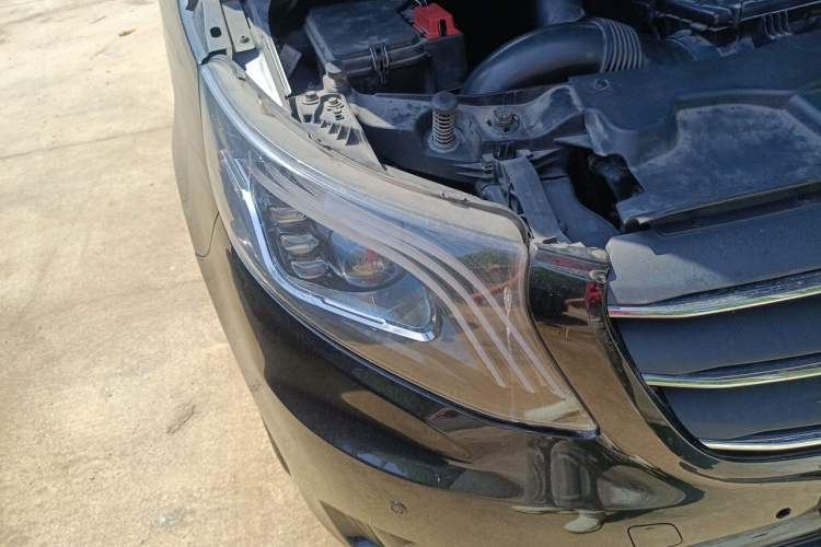 Used Mercedes-Benz Vito 2021 2.0T Elite Version 7 Seats Right Front Headlight