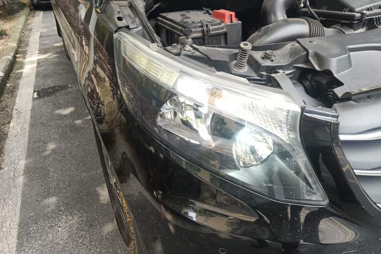 Used Mercedes-Benz Vito 2021 2.0T Business Version 7 Seats Right Front Headlight