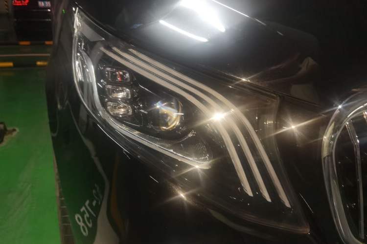 Used Mercedes-Benz Vito 2021 2.0T Business Version 7 Seats Right Front Headlight