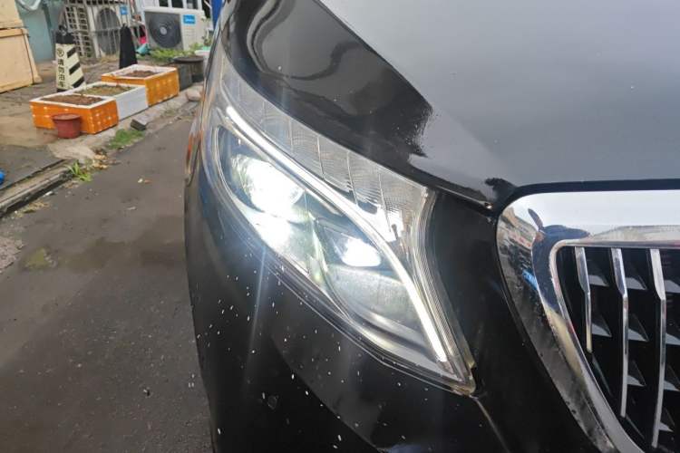 Used Mercedes-Benz Vito 2021 2.0T Elite Version 7 Seats Right Front Headlight