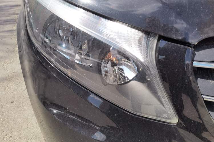 Used Mercedes-Benz Vito 2021 2.0T Elite Version 7 Seats Right Front Headlight