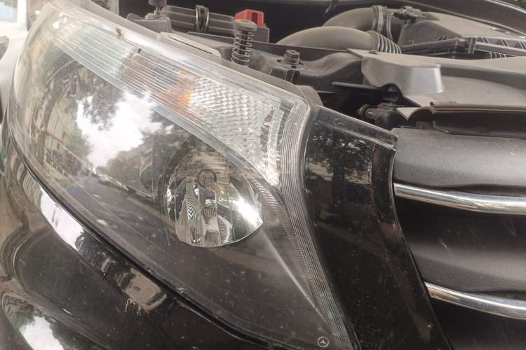 Used Mercedes-Benz Vito 2021 2.0T Elite Version 7 Seats Right Front Headlight