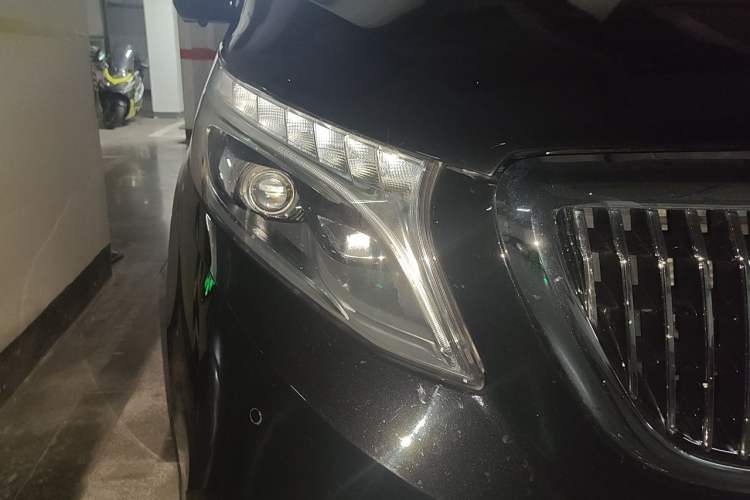 Used Mercedes-Benz Vito 2021 2.0T Business Version 7 Seats Right Front Headlight