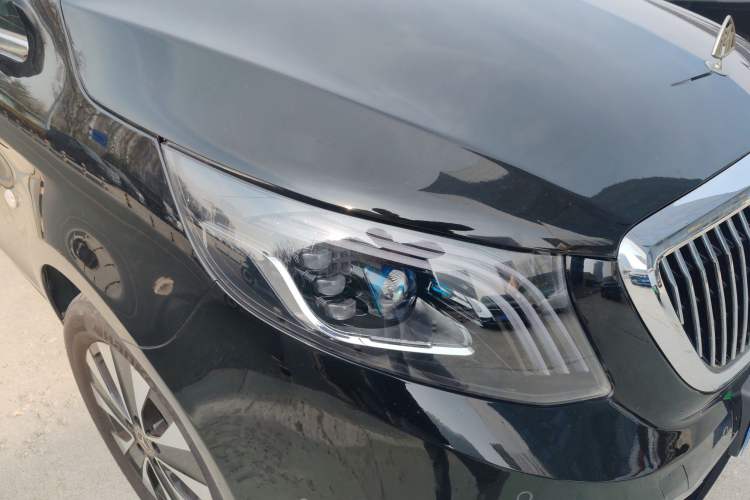 Used Mercedes-Benz Vito 2021 2.0T Elite Version 7 Seats Right Front Headlight