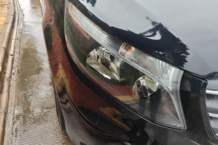 Used Mercedes-Benz Vito 2021 2.0T Elite Version 7 Seats Right Front Headlight