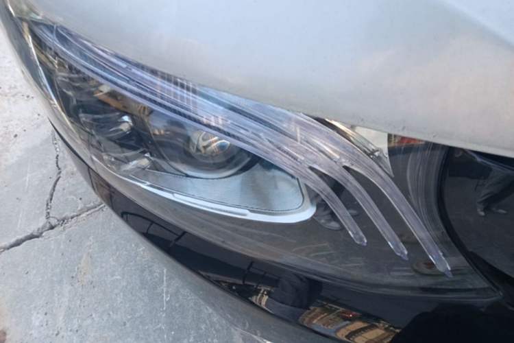 Used Mercedes-Benz Vito 2021 2.0T Elite Version 7 Seats Right Front Headlight