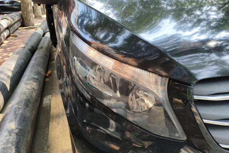 Used Mercedes-Benz Vito 2021 2.0T Elite Version 7 Seats Right Front Headlight