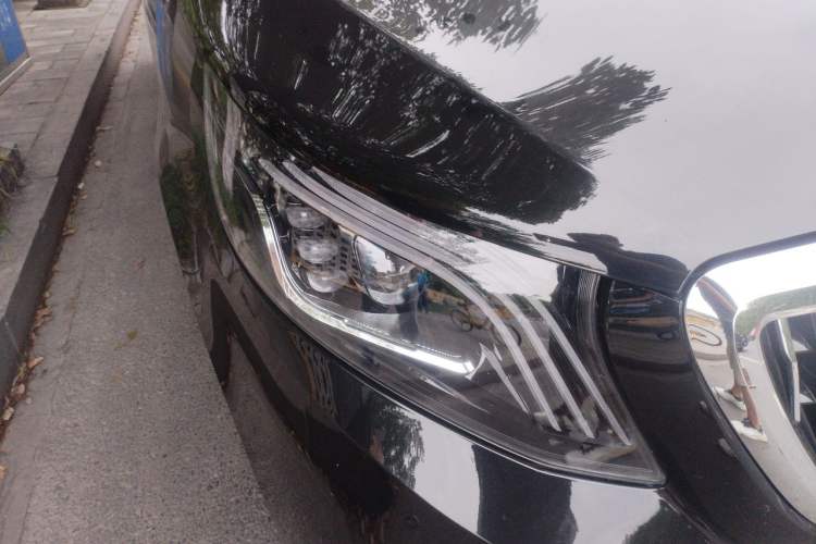 Used Mercedes-Benz Vito 2021 2.0T Elite Version 7 Seats Right Front Headlight