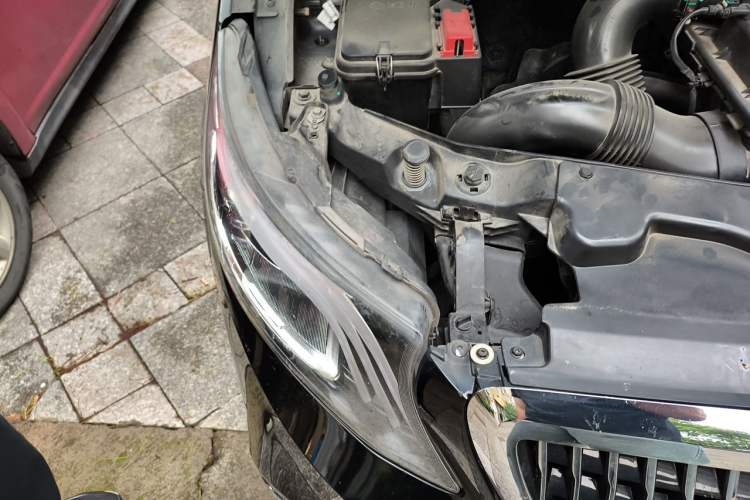 Used Mercedes-Benz Vito 2021 2.0T Business Version 7 Seats Right Front Headlight
