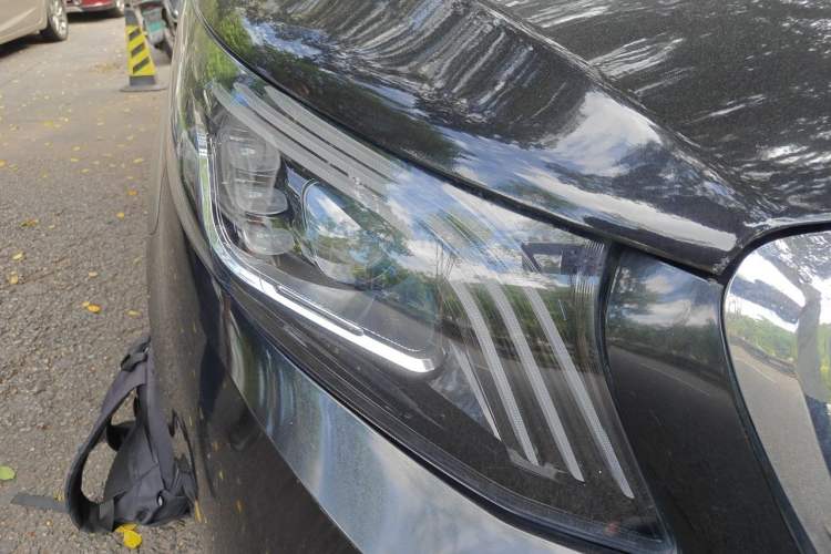 Used Mercedes-Benz Vito 2021 2.0T Business Version 7 Seats Right Front Headlight