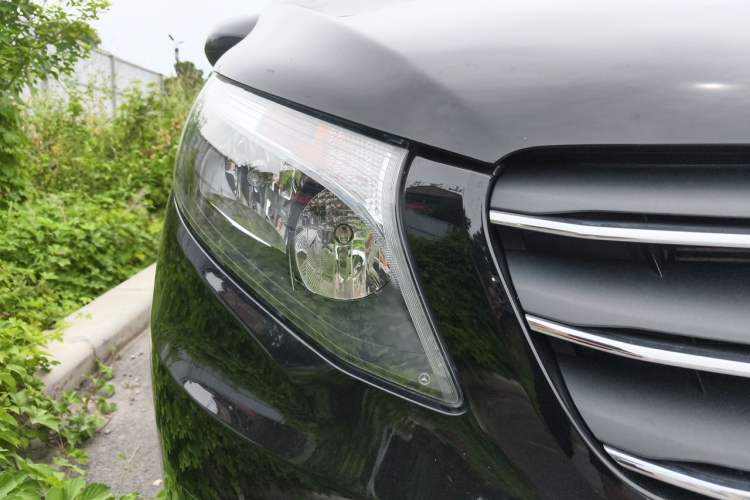 Used Mercedes-Benz Vito 2021 2.0T Elite Version 7 Seats Right Front Headlight