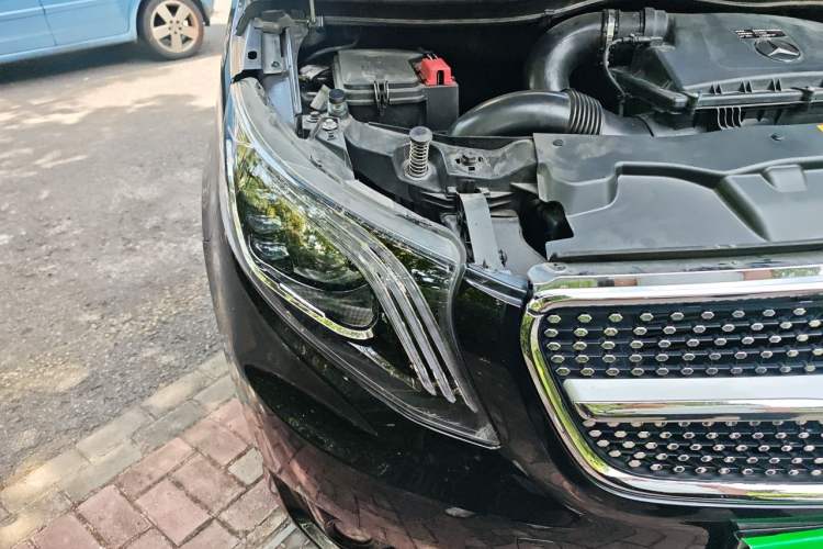 Used Mercedes-Benz Vito 2021 2.0T Business Version 7 Seats Right Front Headlight