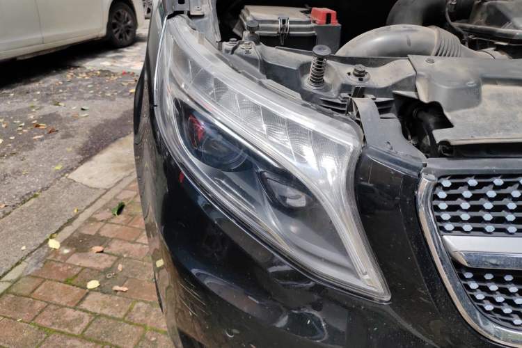 Used Mercedes-Benz Vito 2021 2.0T Business Version 7 Seats Right Front Headlight