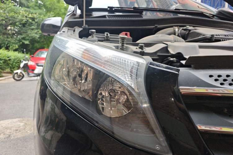Used Mercedes-Benz Vito 2021 2.0T Business Version 9 Seats Right Front Headlight