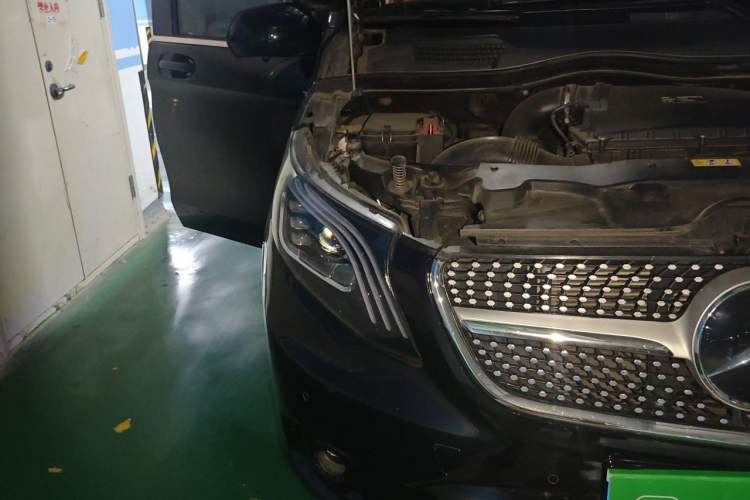 Used Mercedes-Benz Vito 2021 2.0T Business Version 7 Seats Right Front Headlight