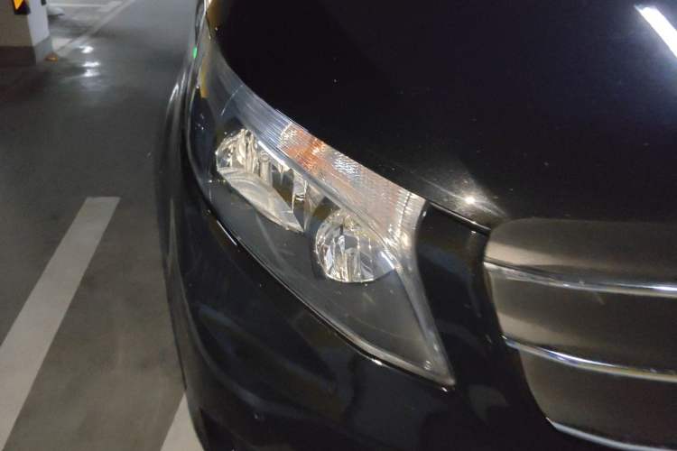 Used Mercedes-Benz Vito 2021 2.0T Business Version 7 Seats Right Front Headlight