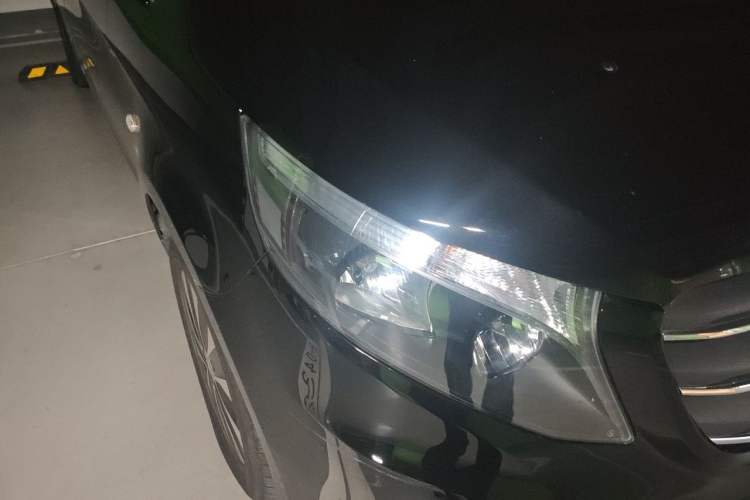 Used Mercedes-Benz Vito 2021 2.0T Elite Version 7 Seats Right Front Headlight