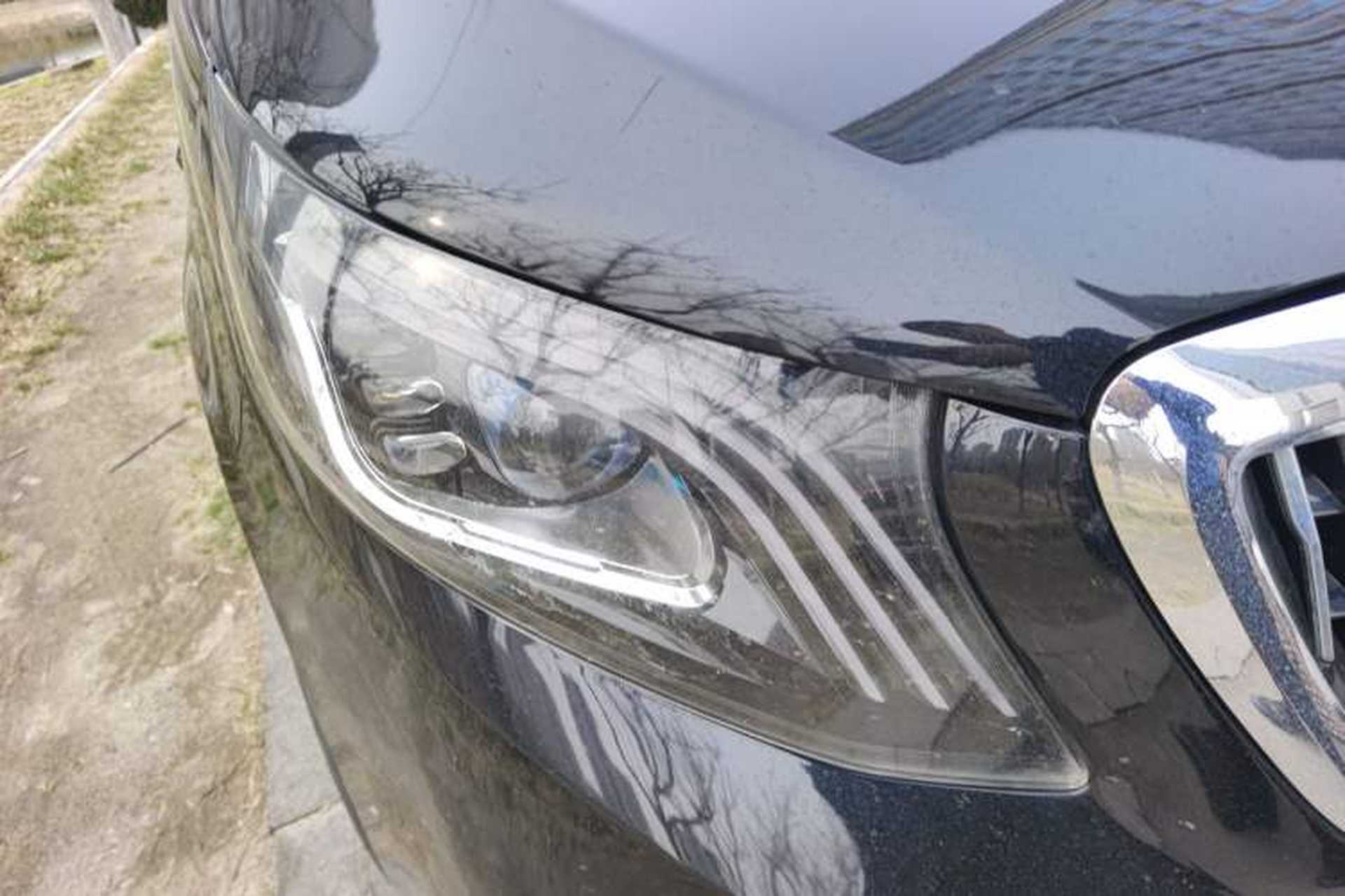 Used Mercedes-Benz Vito 2021 2.0T Elite Version 7 Seats Right Front Headlight