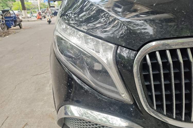 Used Mercedes-Benz Vito 2021 2.0T Elite Version 7 Seats Right Front Headlight