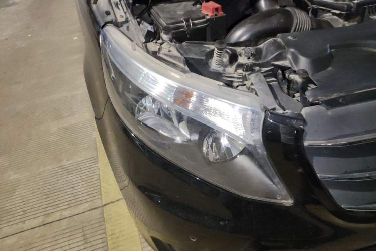 Used Mercedes-Benz Vito 2021 2.0T Business Version 7 Seats Right Front Headlight