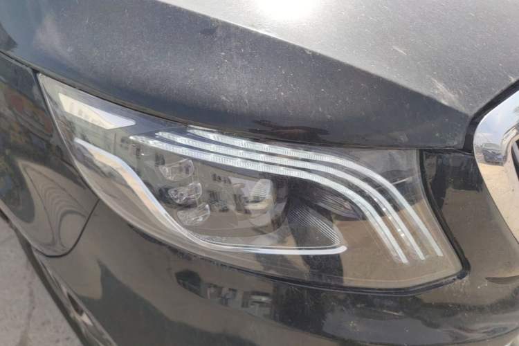 Used Mercedes-Benz Vito 2021 2.0T Business Version 7 Seats Right Front Headlight
