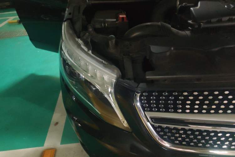 Used Mercedes-Benz Vito 2021 2.0T Business Version 7 Seats Right Front Headlight