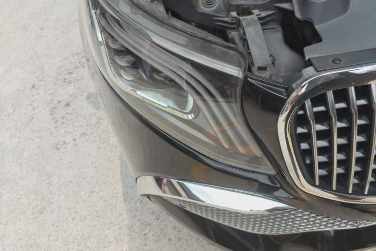 Used Mercedes-Benz Vito 2021 2.0T Elite Version 7 Seats Right Front Headlight
