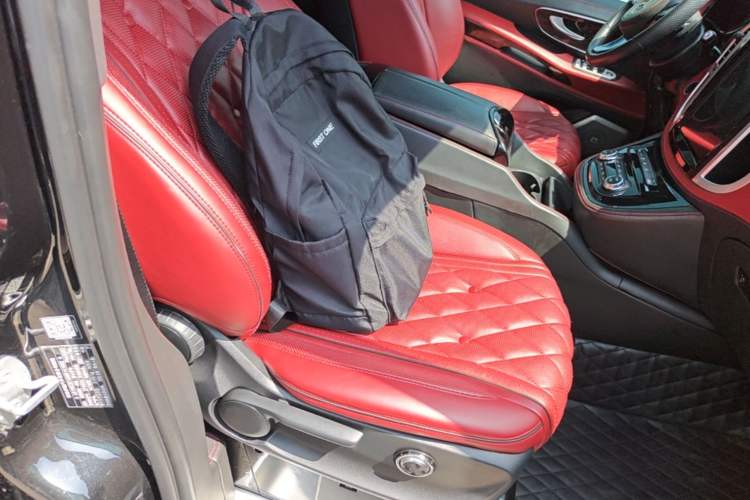 Used Mercedes-Benz Vito 2021 2.0T Business Version 7 Seats Right Front Seat