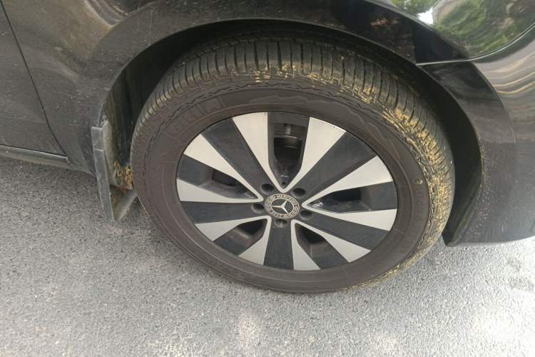Used Mercedes-Benz Vito 2021 2.0T Business Version 7 Seats Right Front Wheel Hub