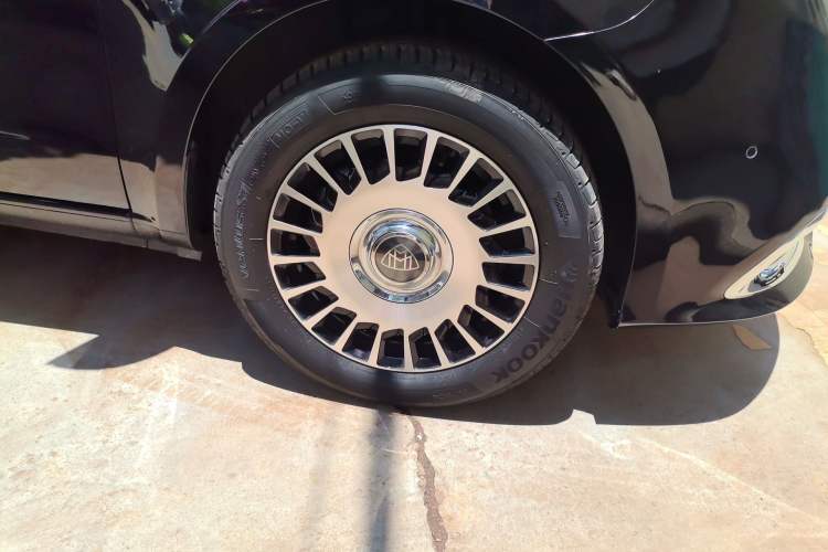 Used Mercedes-Benz Vito 2021 2.0T Business Version 7 Seats Right Front Wheel Hub