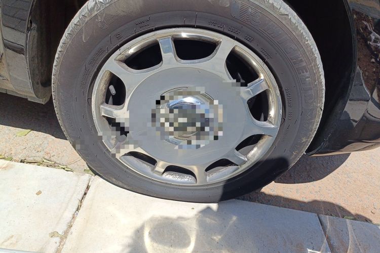 Used Mercedes-Benz Vito 2021 2.0T Business Version 7 Seats Right Front Wheel Hub