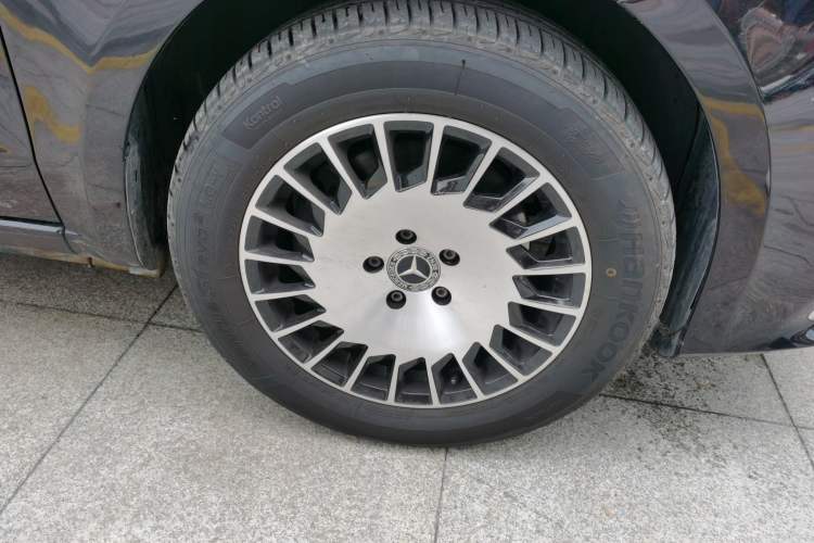 Used Mercedes-Benz Vito 2021 2.0T Business Version 7 Seats Right Front Wheel Hub