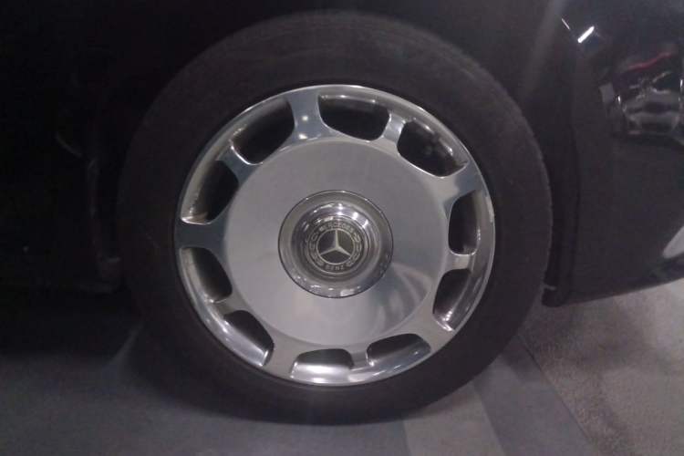 Used Mercedes-Benz Vito  Right Front Wheel Hub