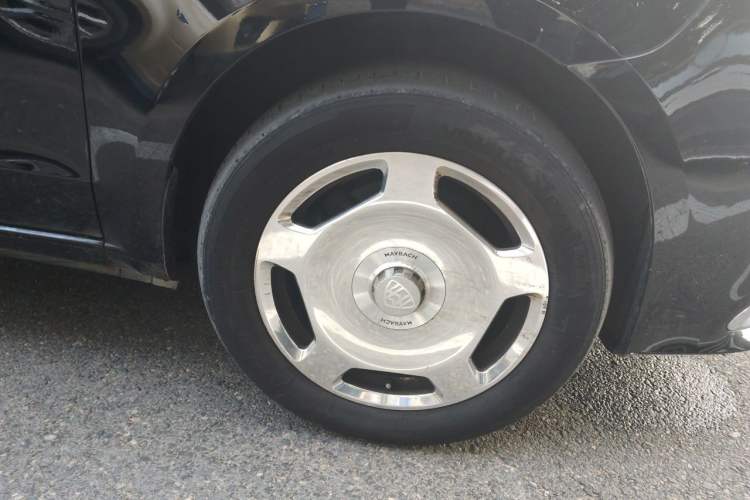 Used Mercedes-Benz Vito 2021 2.0T Elite Version 7 Seats Right Front Wheel Hub