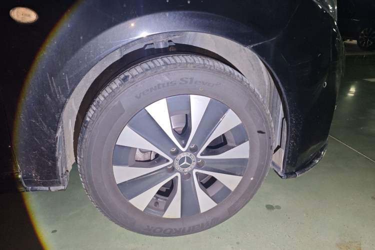 Used Mercedes-Benz Vito 2021 2.0T Business Version 7 Seats Right Front Wheel Hub