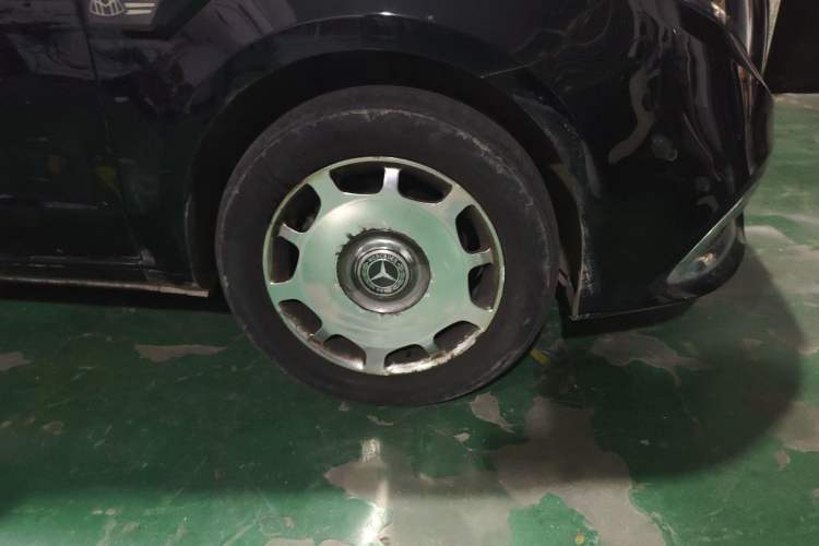 Used Mercedes-Benz Vito 2021 2.0T Business Version 7 Seats Right Front Wheel Hub