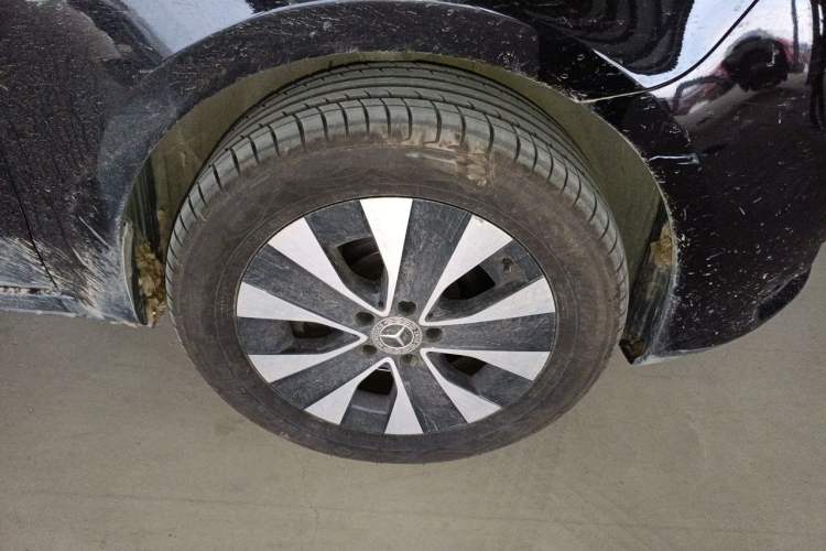 Used Mercedes-Benz Vito 2021 2.0T Elite Version 7 Seats Right Front Wheel Hub