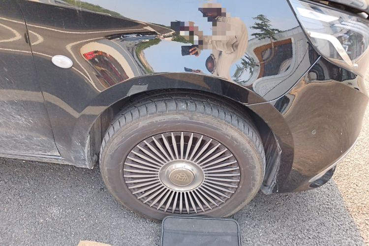 Used Mercedes-Benz Vito  Right Front Wheel Hub