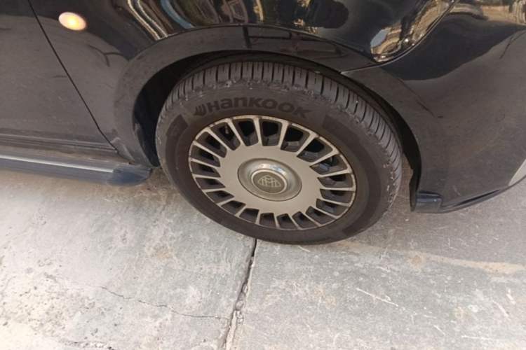 Used Mercedes-Benz Vito 2021 2.0T Elite Version 7 Seats Right Front Wheel Hub
