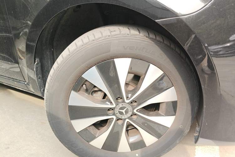 Used Mercedes-Benz Vito 2021 2.0T Business Version 7 Seats Right Front Wheel Hub