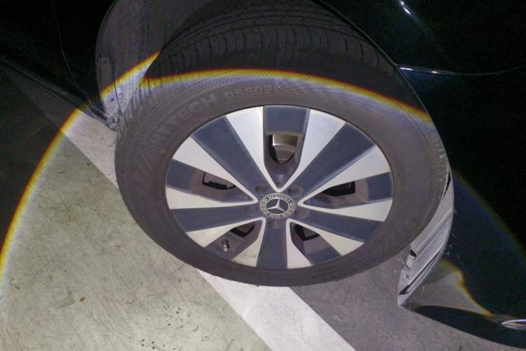 Used Mercedes-Benz Vito 2021 2.0T Business Version 7 Seats Right Front Wheel Hub