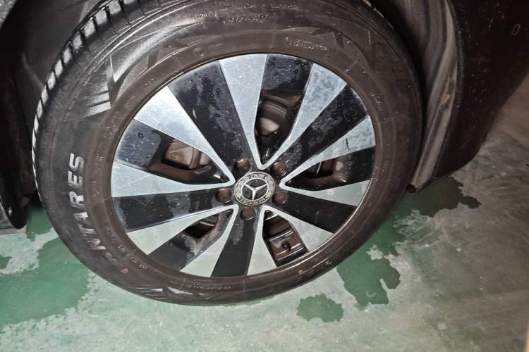Used Mercedes-Benz Vito 2021 2.0T Business Version 7 Seats Right Front Wheel Hub