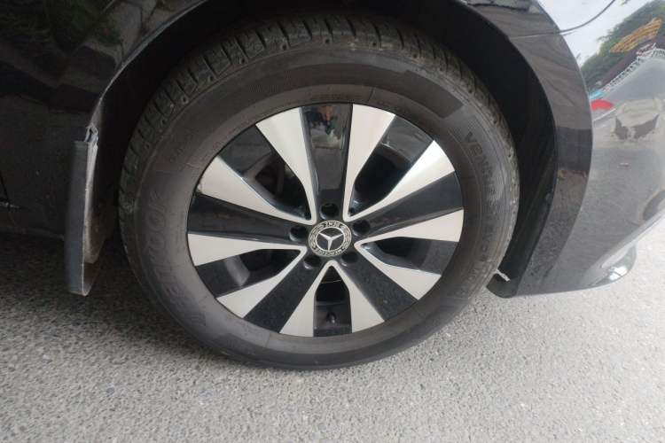 Used Mercedes-Benz Vito 2021 2.0T Elite Version 7 Seats Right Front Wheel Hub