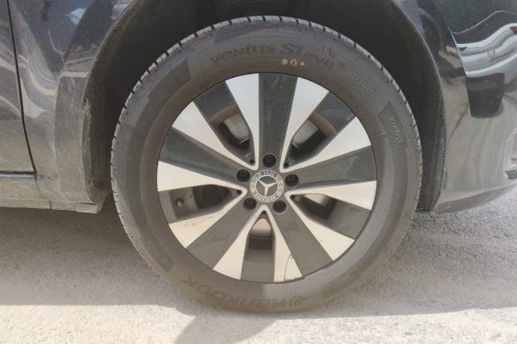 Used Mercedes-Benz Vito 2021 2.0T Business Version 7 Seats Right Front Wheel Hub