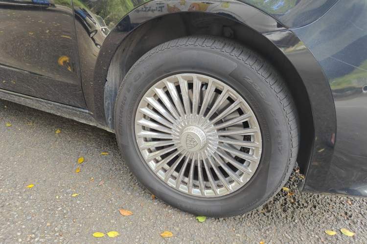 Used Mercedes-Benz Vito 2021 2.0T Business Version 7 Seats Right Front Wheel Hub